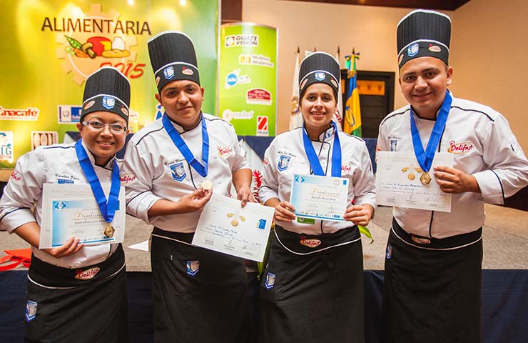 Junior Chef 2015 reconoce arte culinario