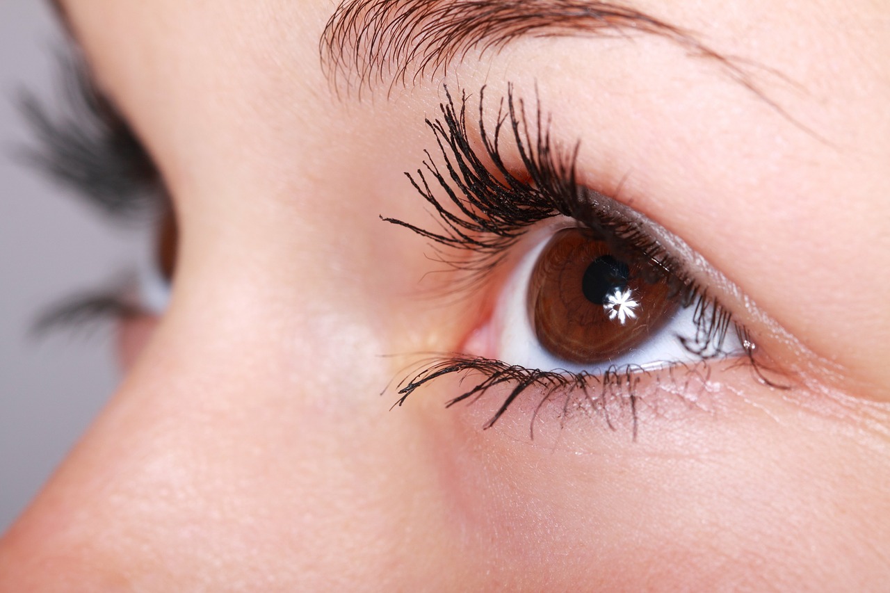Consejos para resaltar el maquillaje de los ojos por el uso de mascarilla