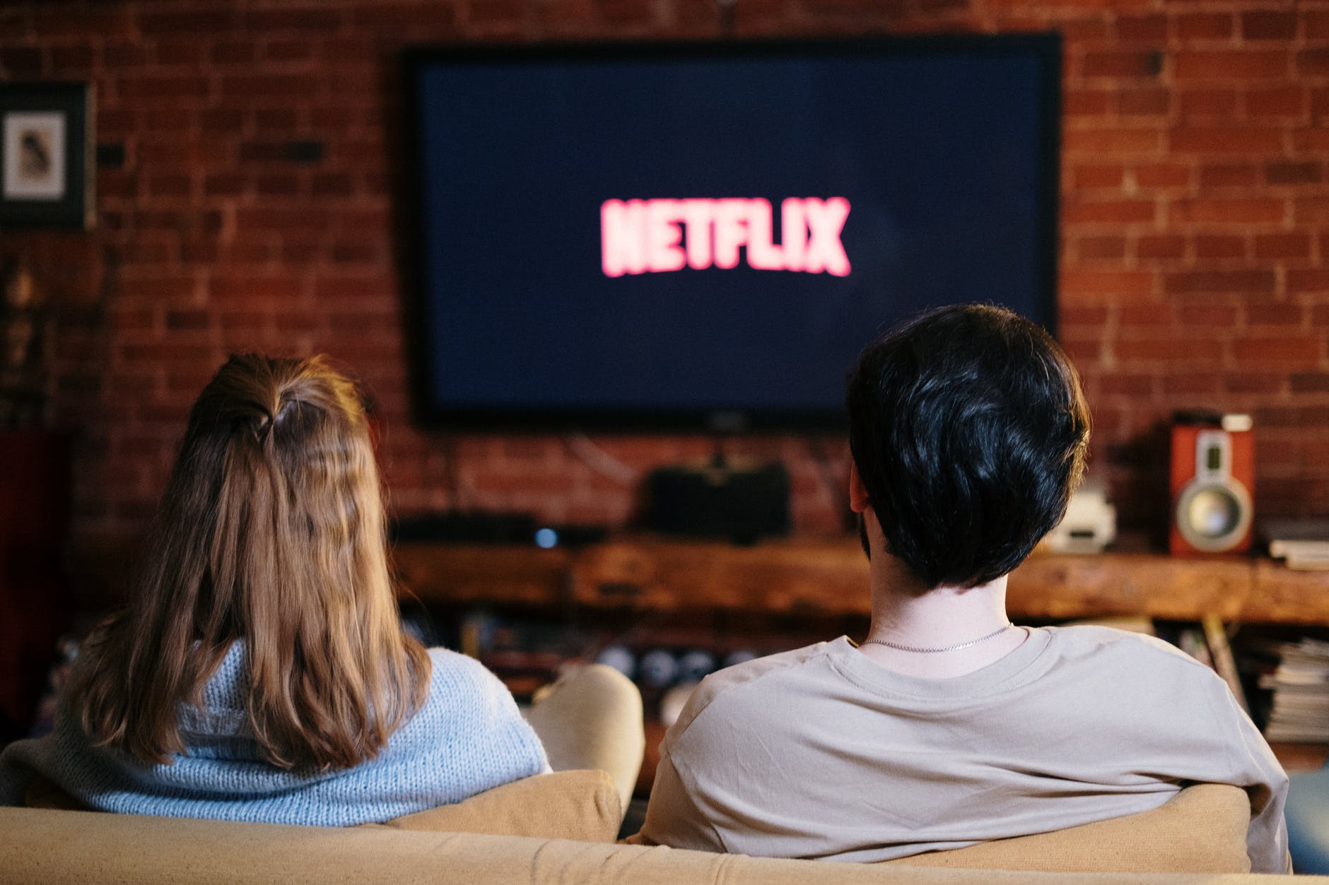 Cinco series de Netflix para viajar en el mundo sin salir de casa