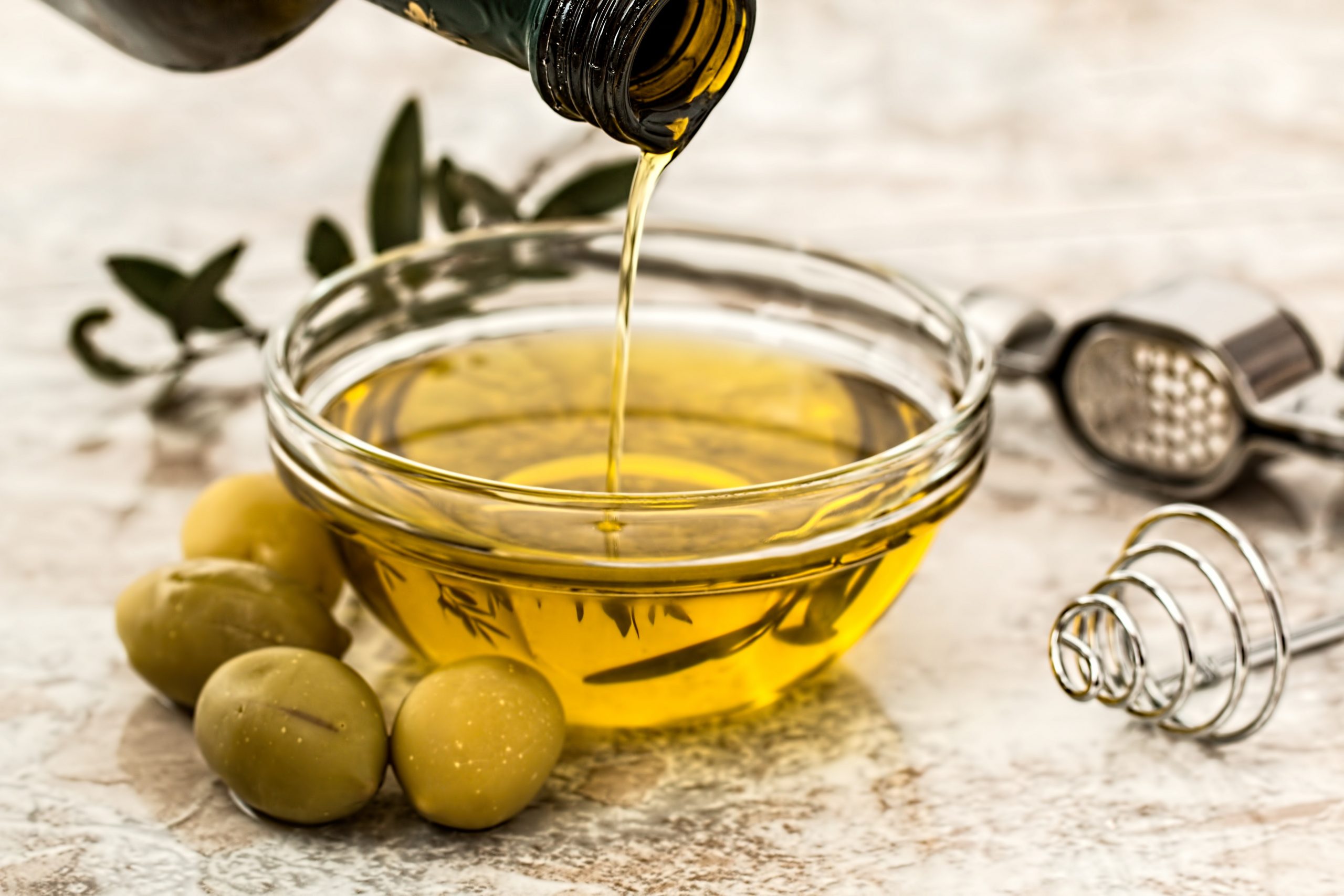 precio directorio Nublado Cómo hacer crecer las pestañas con aceite de oliva, ricino y almendras