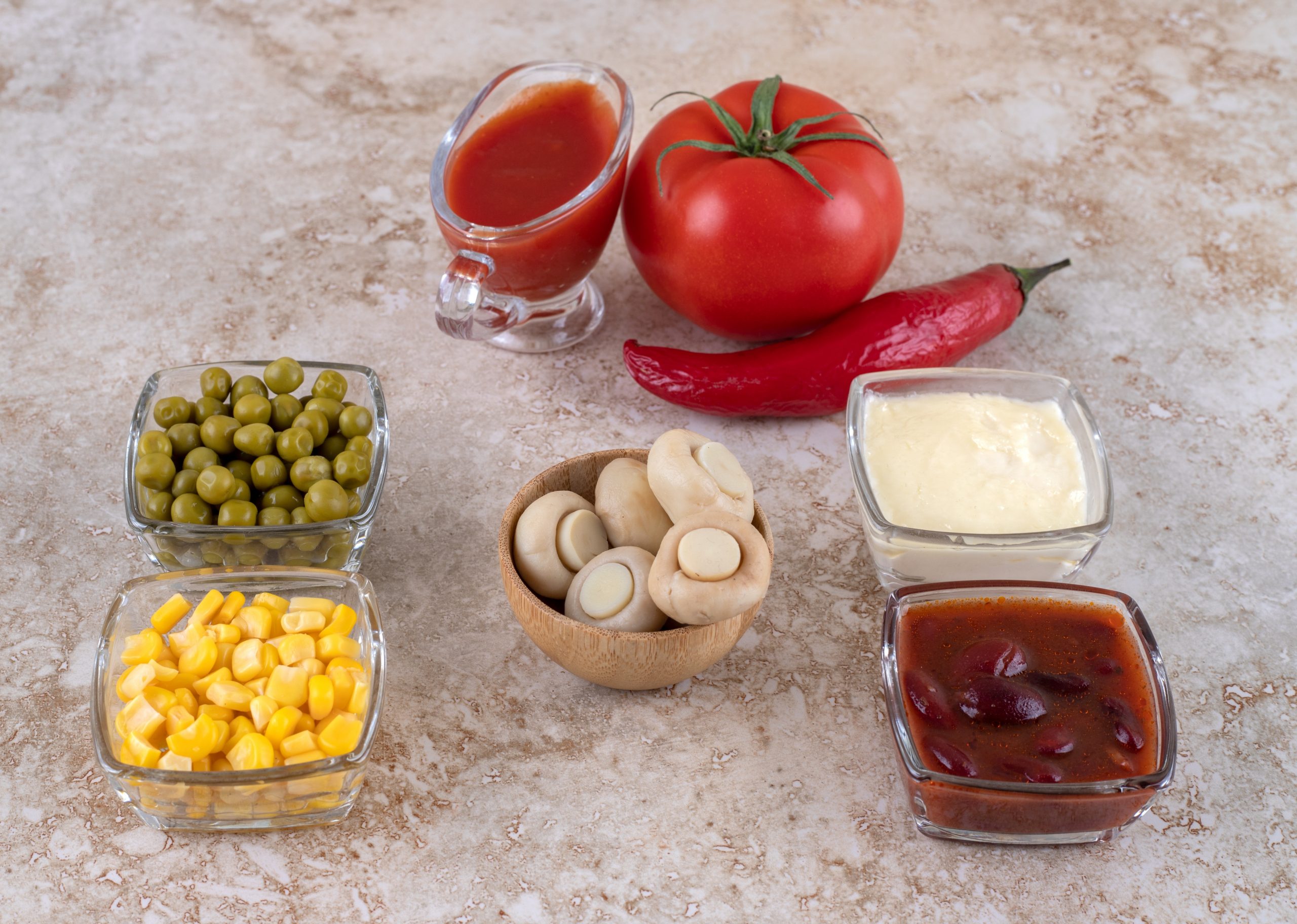 Recetas de salsas caseras para enriquecer ensaladas y aperitivos