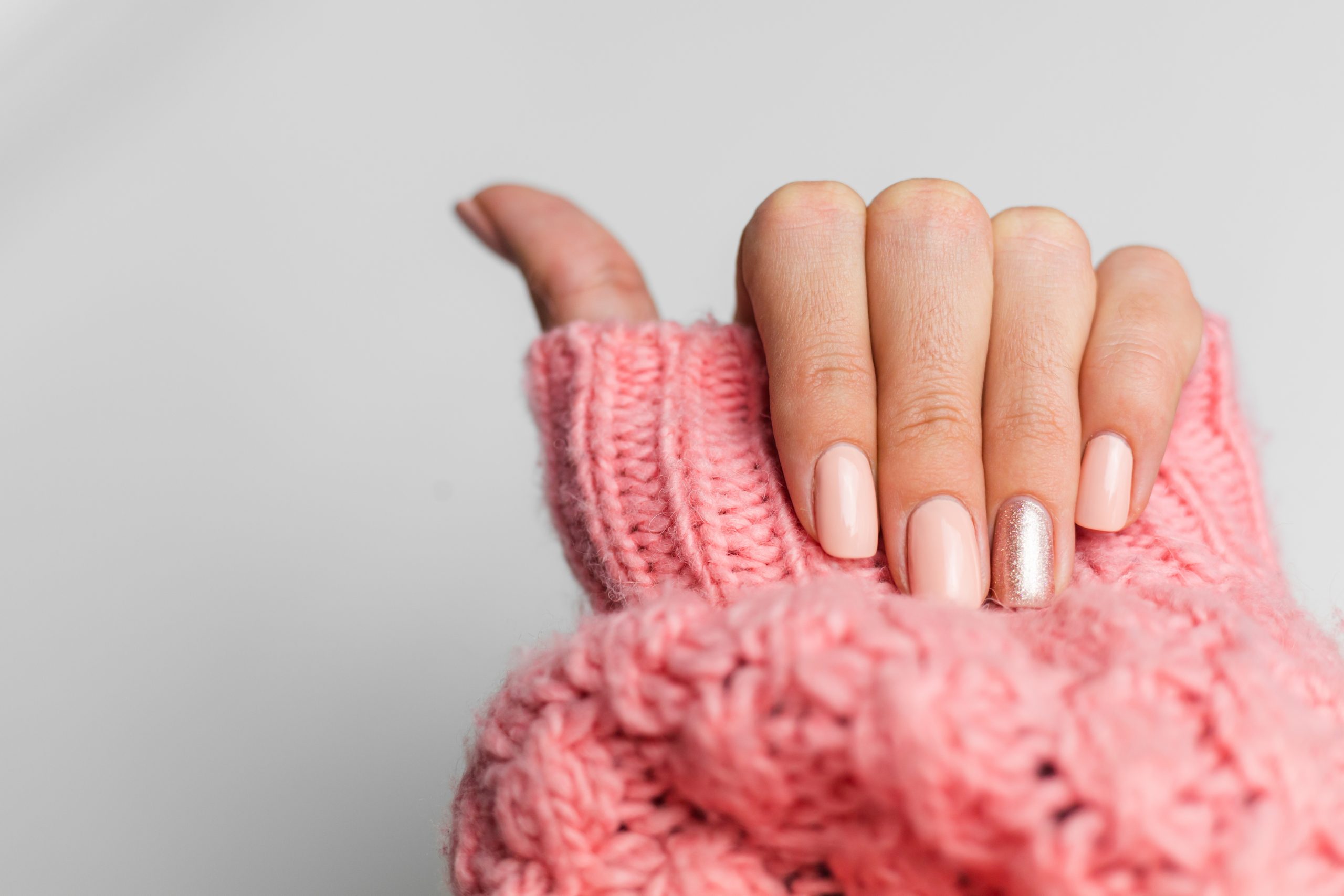 ¿Cómo restaurar las uñas después de poner acrílico?